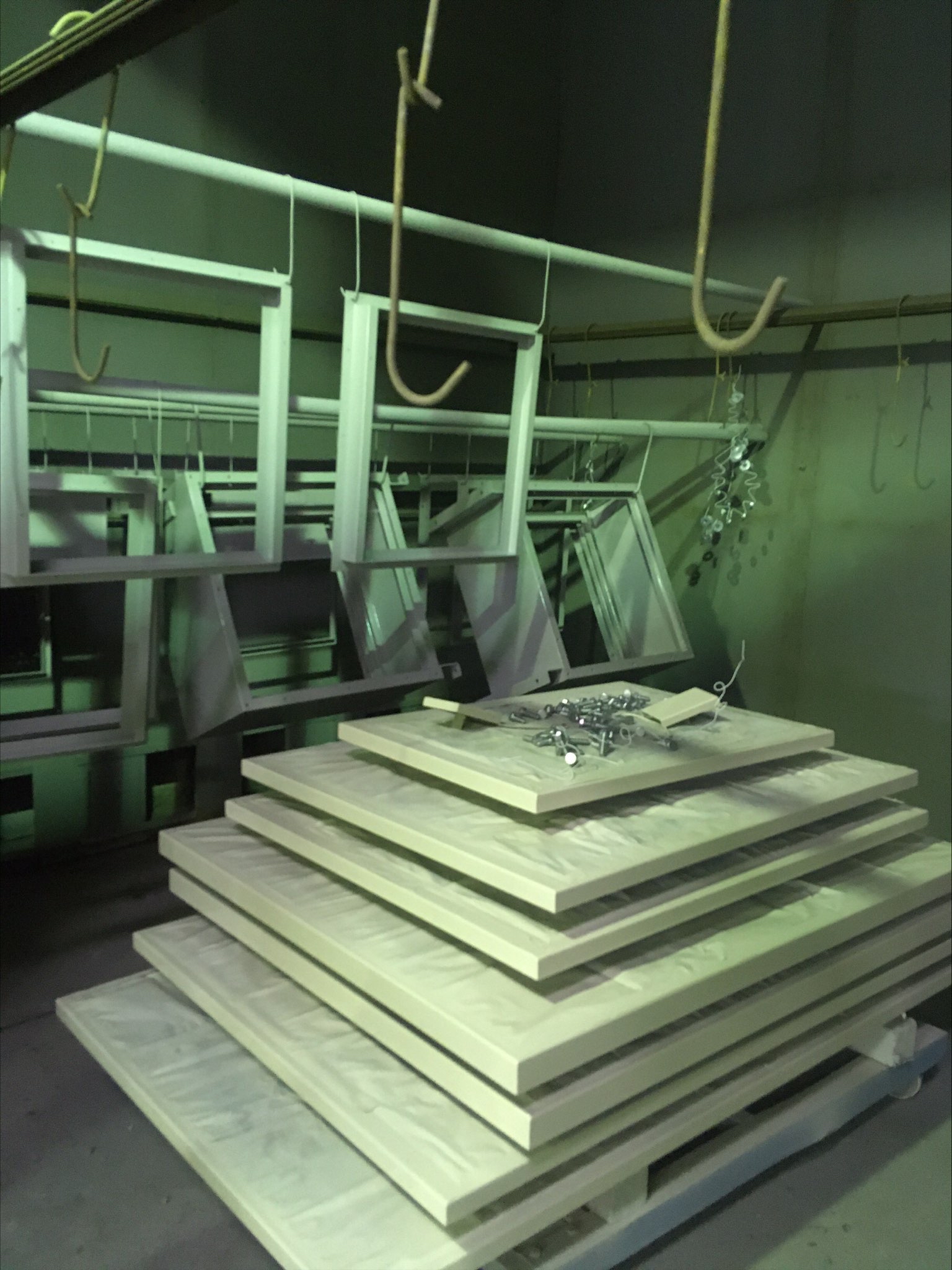 大型焼付乾燥炉_関西最大級ブラスト設備保有の塗装会社テム化学工業